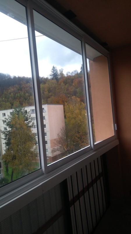 Zasklievanie balkonov Presov